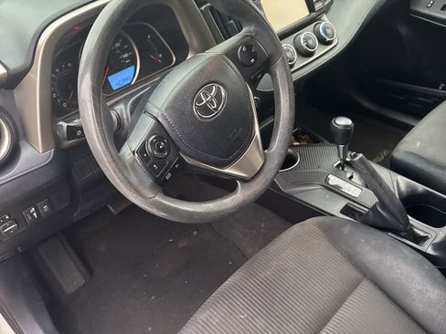 Used 2014 Toyota RAV4 LE FWD image 6