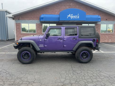 Used 2017 Jeep Wrangler Unlimited Sport w/ Quick Order Package 24S AWD/4WD image 3
