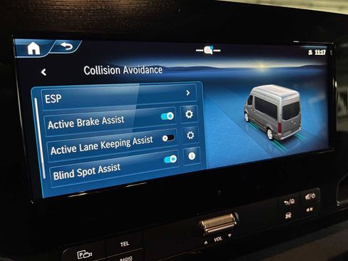 Used 2025 Mercedes-Benz Sprinter 2500 image 33