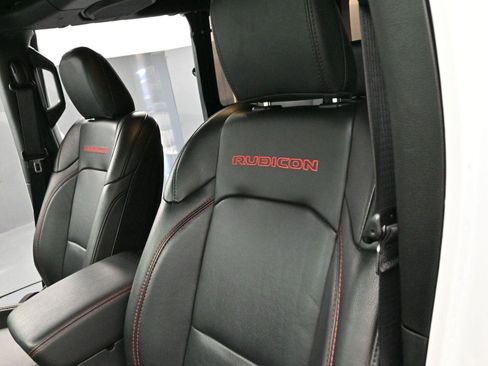 Used 2022 Jeep Wrangler Unlimited Rubicon w/ Cold Weather Group image 14