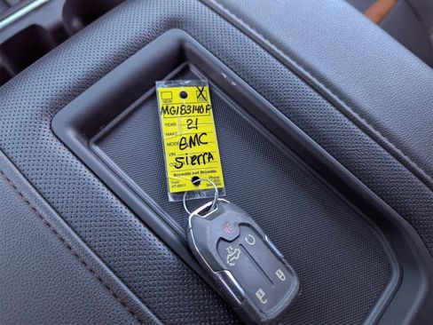 Used 2021 GMC Sierra 1500 AT4 w/ AT4 Premium Package image 35