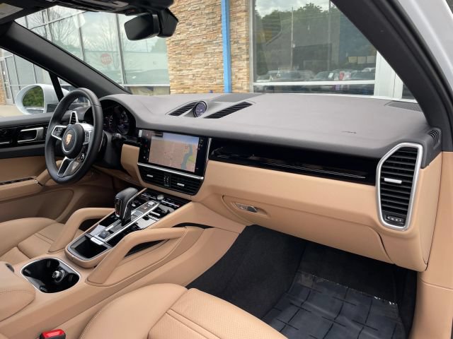 Used 2023 Porsche Cayenne AWD/4WD image 38