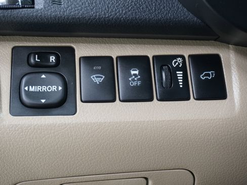 Used 2013 Toyota Highlander Limited image 28