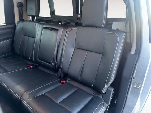 Used 2018 Nissan Titan PRO-4X w/ Pro-4x Convenience Package AWD/4WD image 13