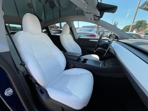 Used 2023 Tesla Model Y Long Range AWD/4WD image 11