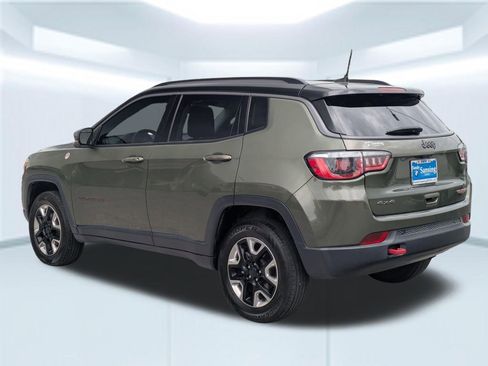 Used 2018 Jeep Compass Trailhawk w/ Navigation Group AWD/4WD image 3