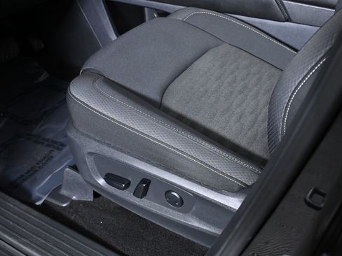 Used 2025 Nissan Pathfinder SV image 23