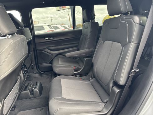 Certified 2024 Jeep Grand Cherokee L Laredo image 11