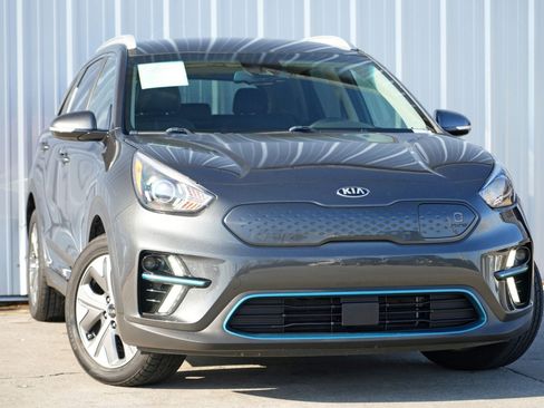 Used 2020 Kia Niro EX w/ Cold Weather Package image 2