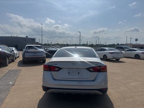 Used 2023 Nissan Altima 2.5 SV image 14