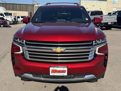 Used 2024 Chevrolet Suburban High Country w/ Advanced Technology Package image 8