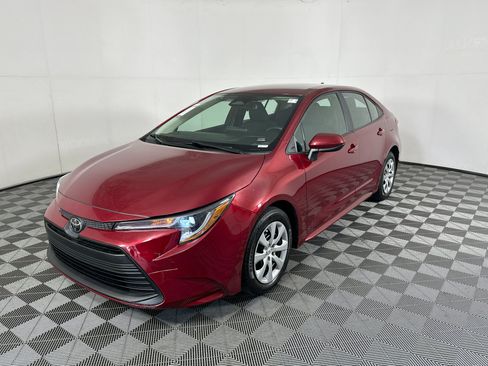 Used 2024 Toyota Corolla LE FWD image 7