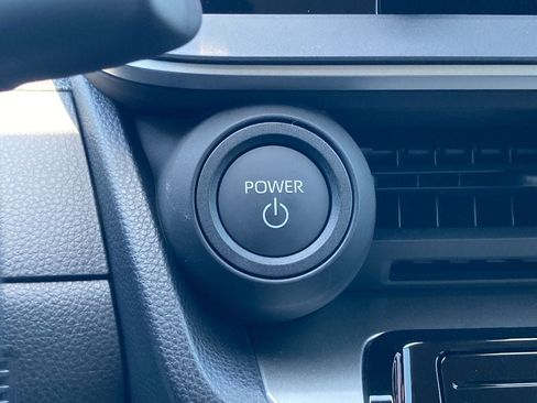 New 2026 Toyota Prius LE FWD image 21