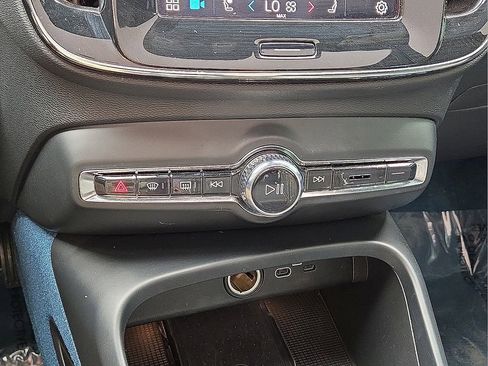 Used 2023 Volvo C40 P8 Recharge Ultimate image 30