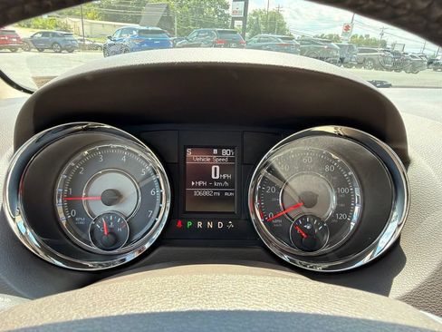 Used 2013 Chrysler Town & Country Touring-L w/ Driver Convenience Group FWD image 34