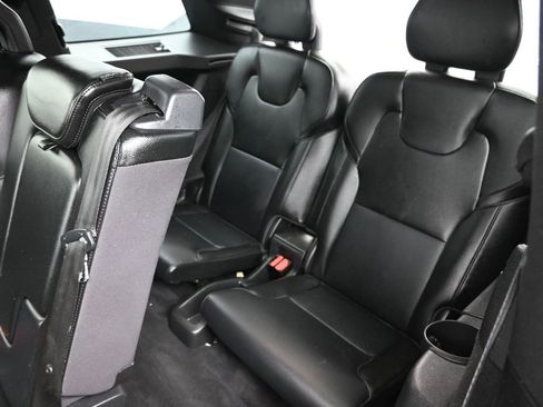 Used 2019 Volvo XC90 T5 Momentum image 27