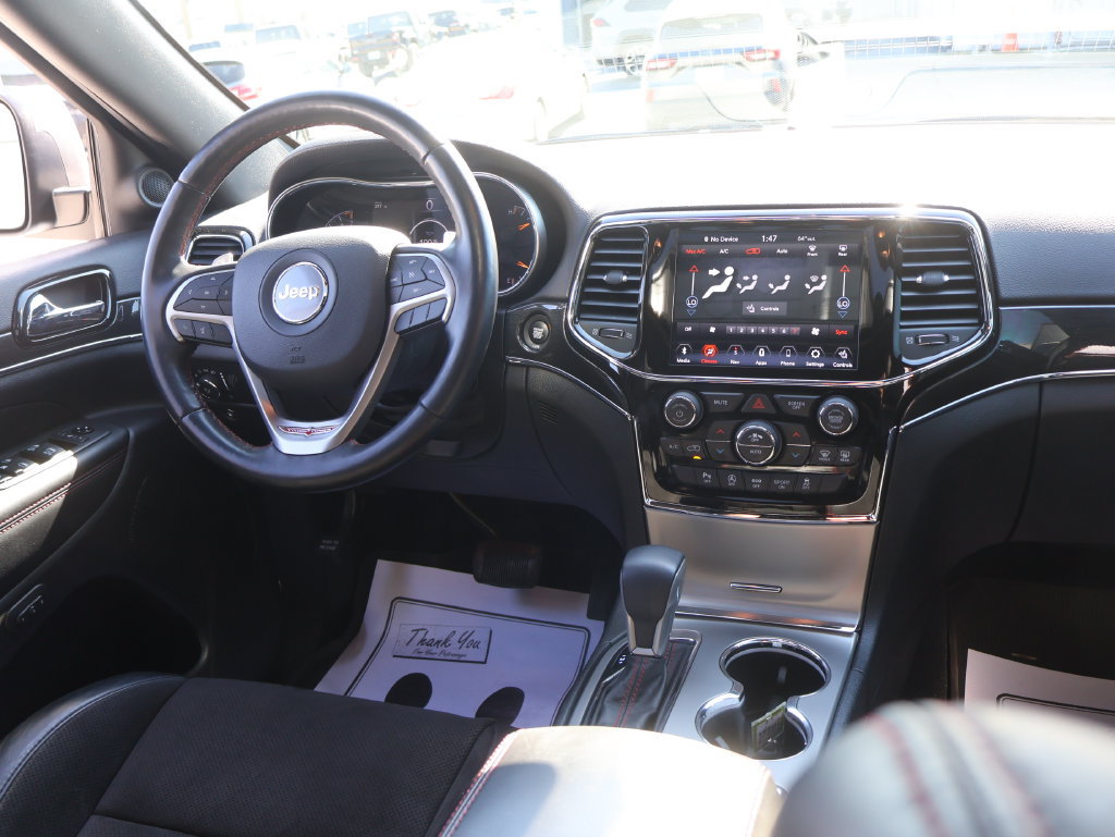 Used 2021 Jeep Grand Cherokee Trailhawk w/ Premium Lighting Group AWD/4WD image 12