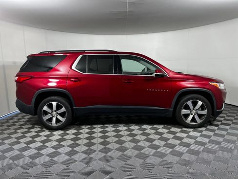 Used 2019 Chevrolet Traverse LT w/ LT Premium Package FWD image 4