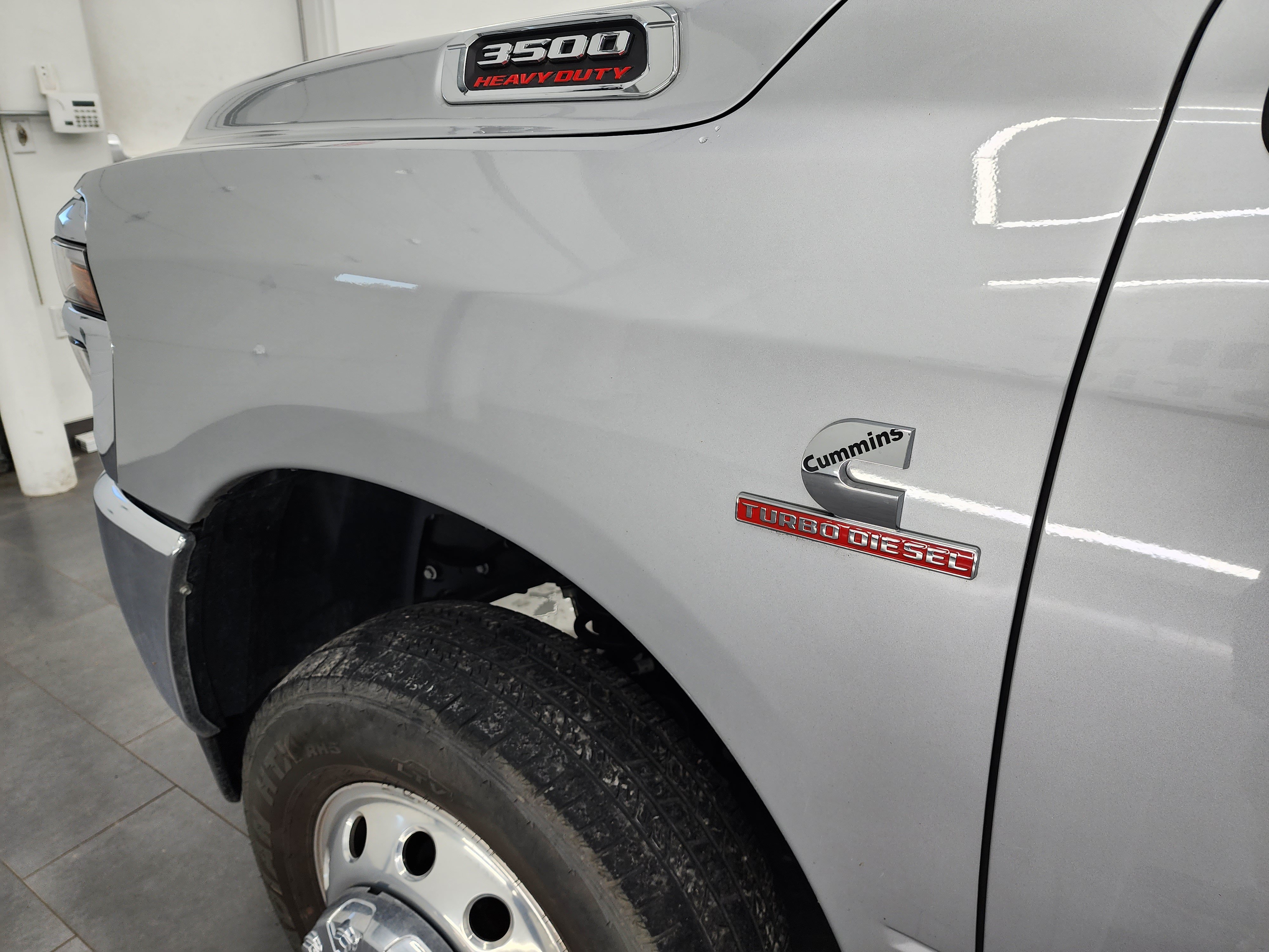Used 2026 RAM 3500 Laramie AWD/4WD image 37