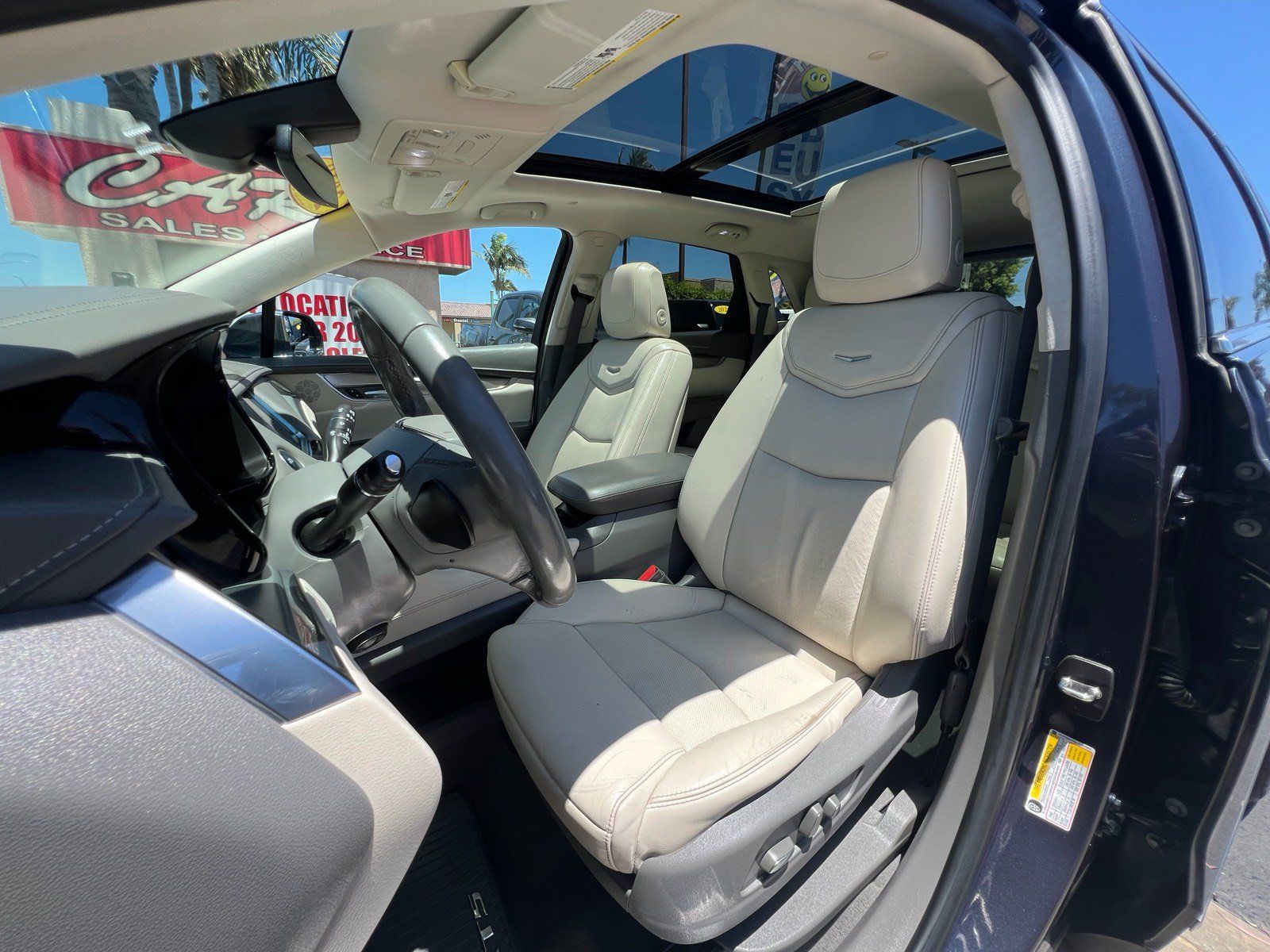Used 2018 Cadillac XT5 Luxury w/ Driver Awareness Package AWD/4WD image 18
