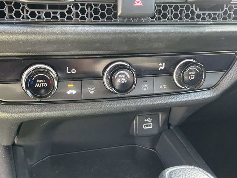 Certified 2023 Honda HR-V LX image 9