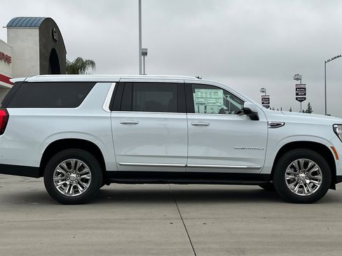 New 2026 GMC Yukon XL Denali image 8