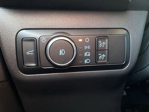 Certified 2025 Ford Escape Platinum image 29