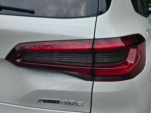 Used 2023 BMW X5 xDrive45e w/ Executive Package AWD/4WD image 29