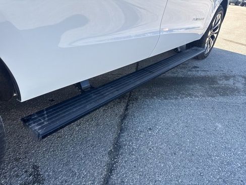 Used 2025 Ford Expedition Max Platinum w/ Driver's Package image 23