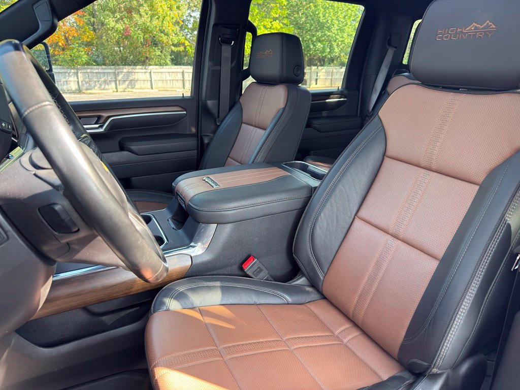 Used 2025 Chevrolet Silverado 3500 High Country w/ High Country Premium Package AWD/4WD image 26