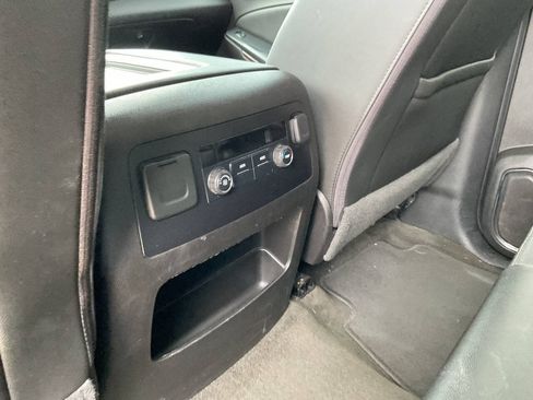 Used 2017 Chevrolet Suburban LT AWD/4WD image 14