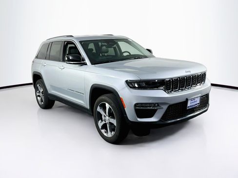 Used 2023 Jeep Grand Cherokee Limited AWD/4WD image 3