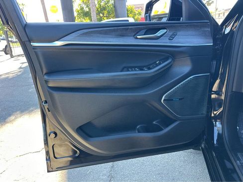 Used 2023 Jeep Grand Cherokee Overland w/ Rear Seat Video Group I image 15