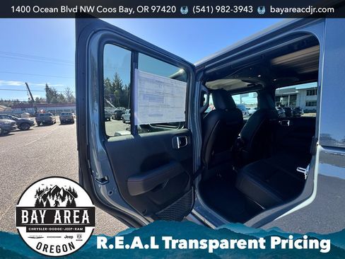 New 2026 Jeep Gladiator Rubicon w/ Steel Bumper Group AWD/4WD image 16