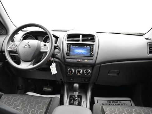 Used 2024 Mitsubishi Outlander Sport ES AWD/4WD image 19