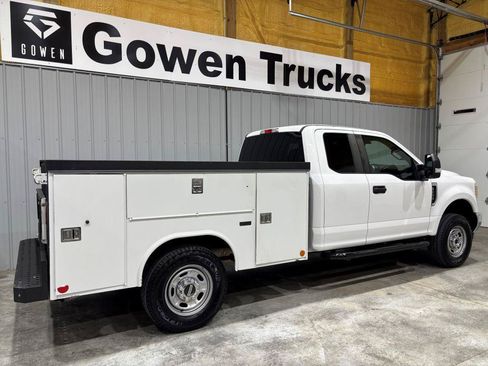 Used 2017 Ford F250 XL w/ Power Equipment Group AWD/4WD image 6