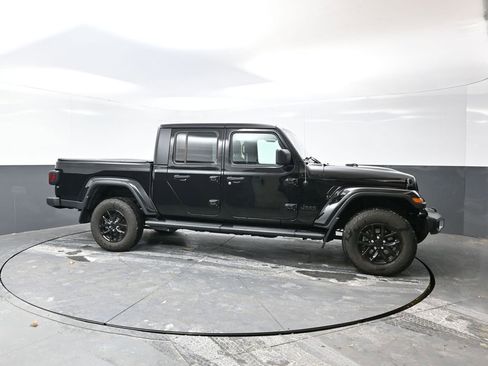 Used 2023 Jeep Gladiator Sport image 5