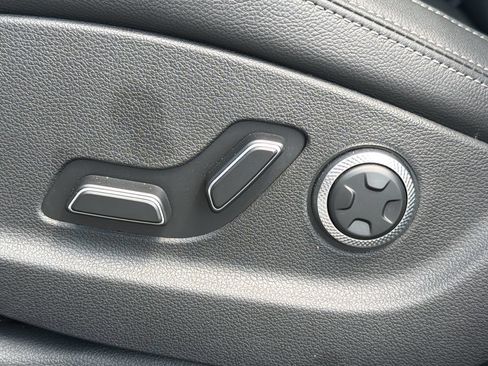 Certified 2026 Genesis GV70 2.5T AWD/4WD image 15