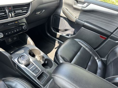 Used 2024 Ford Escape Platinum AWD/4WD image 26