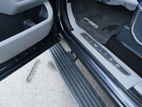 Used 2021 Ford F150 Limited image 16