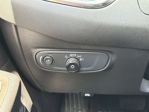 Used 2023 Chevrolet Equinox LS w/ Driver Confidence II Package FWD image 23