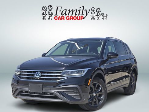 Used 2024 Volkswagen Tiguan SE FWD image 1