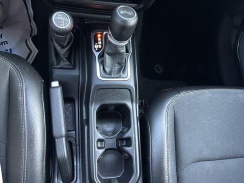 Used 2021 Jeep Wrangler Unlimited Sport AWD/4WD image 10