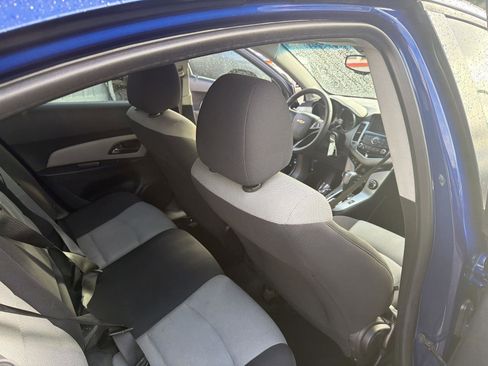 Used 2013 Chevrolet Cruze LS image 15