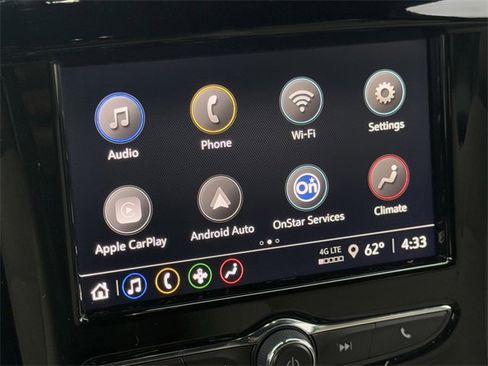 Used 2023 Chevrolet Traverse LS image 18