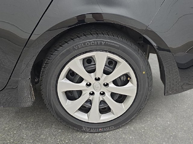 Certified 2025 Toyota Corolla LE FWD image 29