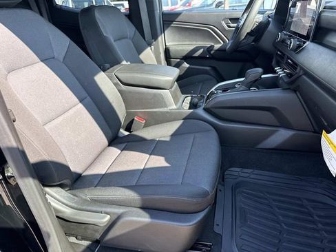 Used 2024 Chevrolet Colorado Trail Boss w/ Technology Package image 8