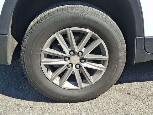 Certified 2024 Chevrolet Traverse LT AWD/4WD image 35