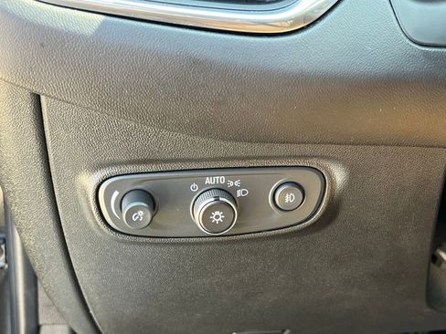 Used 2020 Chevrolet Equinox Premier image 28