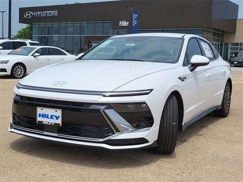 New 2025 Hyundai Sonata SEL image 2